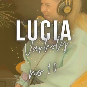 # 10: LUCIA Varholy: ,,V aute nosím externý defibrilátor, lebo srdce mu môže vypovedať kedykoľvek."