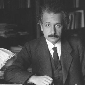 20. března: Den, kdy Albert Einstein publikoval obecnou teorii relativity