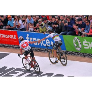 #70 Sagan si konečne potykal s pavé Paríž-Roubaix