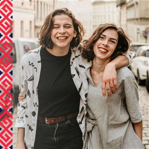 Dve Slovenky v zahraničí, Ivet a Žanet, tvoria Popysky: vtipný profil o ženách a nielen pre ženy