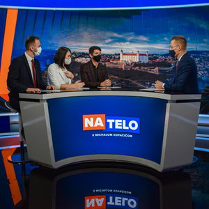 Na telo: Marek Krajčí, Jana Bittó Cigániková, Michal Šipoš a Erik Kaliňák