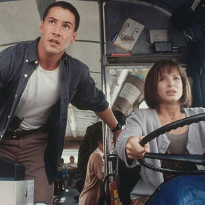 Nebezpečná rychlost: Akční klasika s Keanu Reevesem a nezastavitelným autobusem