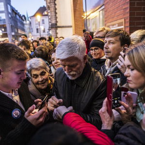  Padly bariéry mezi voliči vládních stran a opozice, jiné vyvstaly. Jak změní prezidentská volba českou politiku?