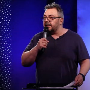 Štefan Esztergályos: O otcoch, synoch a levoch