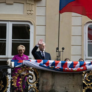 Střídání stráží na Hradě aneb Jak Zeman nezničil Respekt